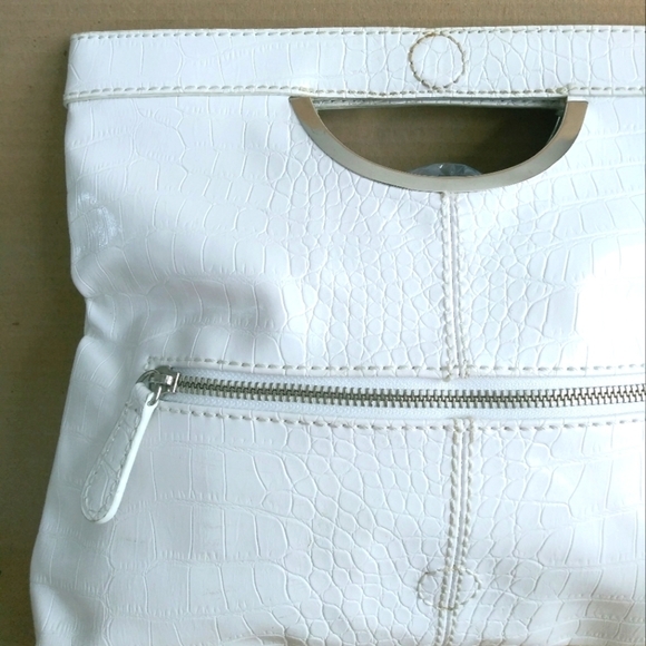 White House black market white  clutch - Picture 2 of 10